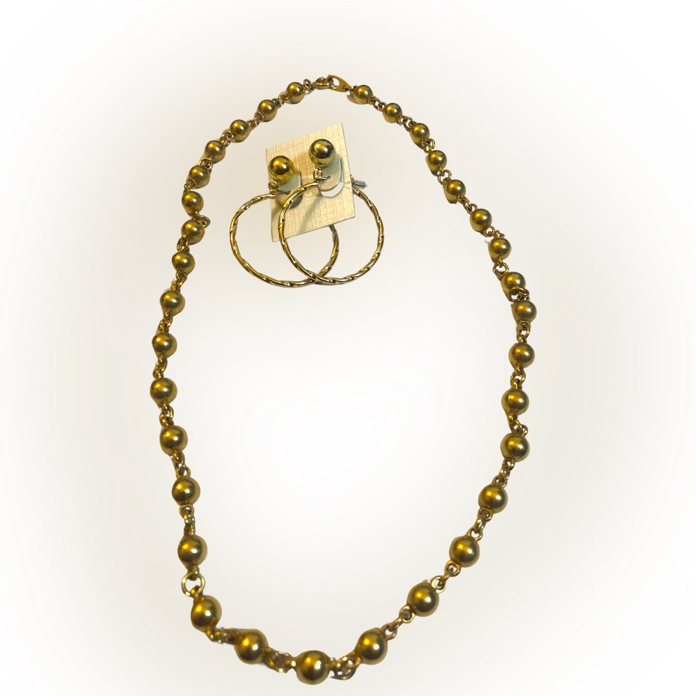Vintage 1990’s Gold Toned Jewelry Set – Necklace + 2 Pairs of Earrings